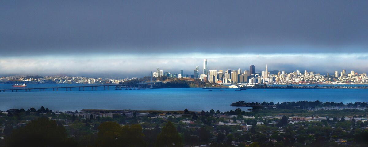 伯克利山（ Berkeley Hills ）的壮丽景色