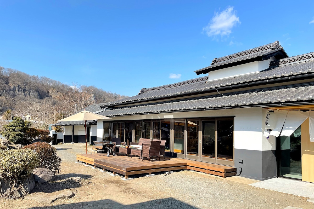 这是一间被山脉包围的家。富士山和Yatsugatake。带蒸汽桑拿的10座浴室，让您享受非凡的放松。