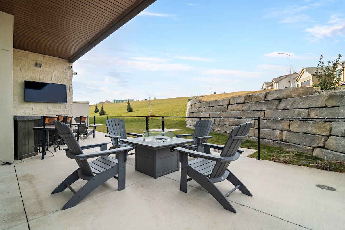 Fieldhouse at Home Stay MHK | Colbert Hills