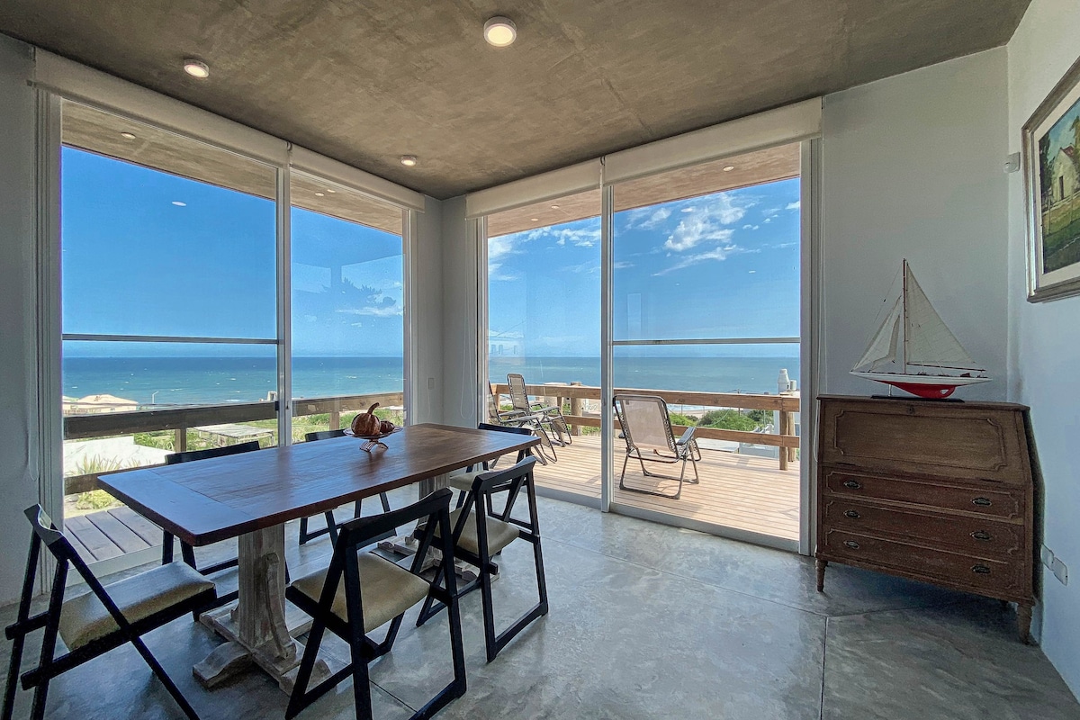 Live Punta in Punta Piedras Sea View Home