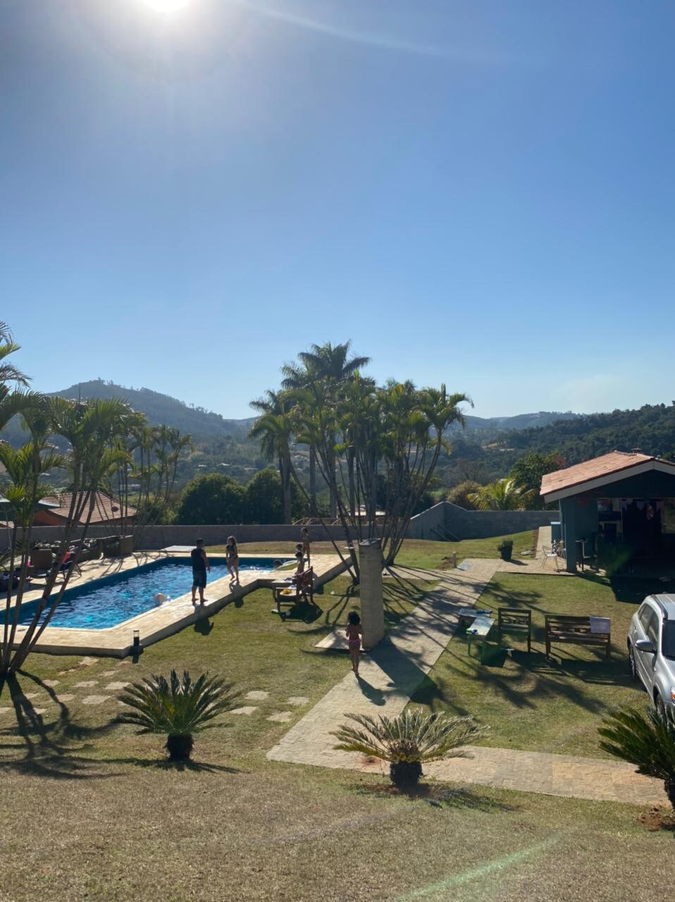 Casa de campo agradável com piscina e área lazer.