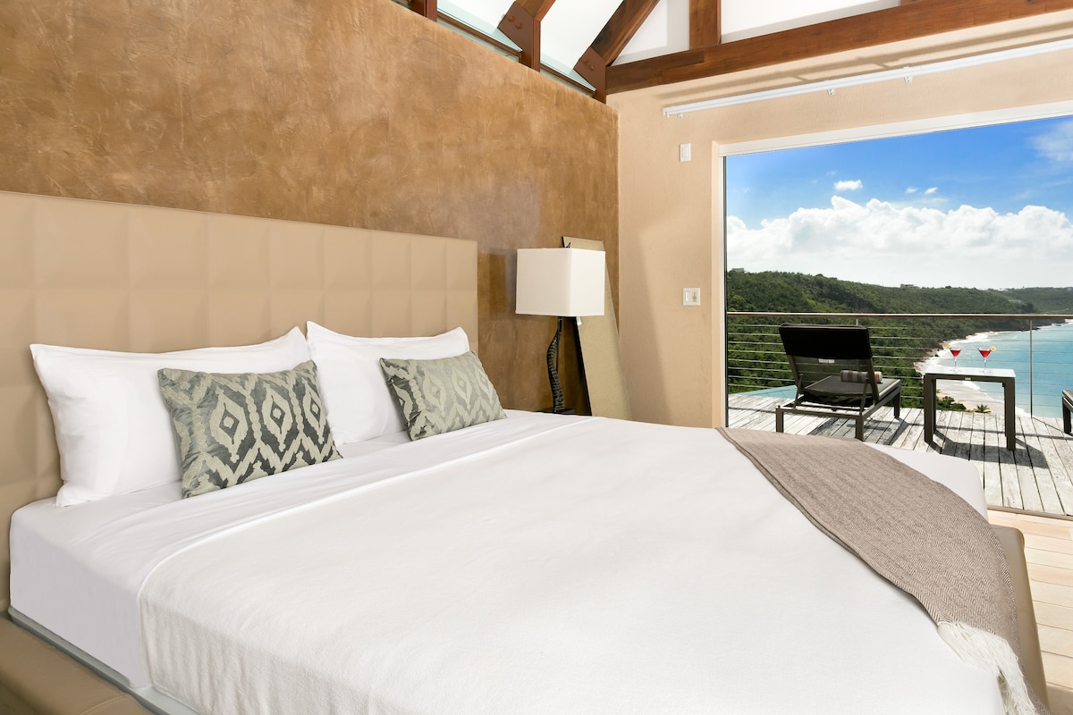 CeBlue- 2 Bedroom Villa- Beach Club & Concierge