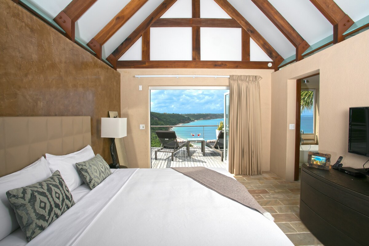 CeBlue- 2 Bedroom Villa- Beach Club & Concierge