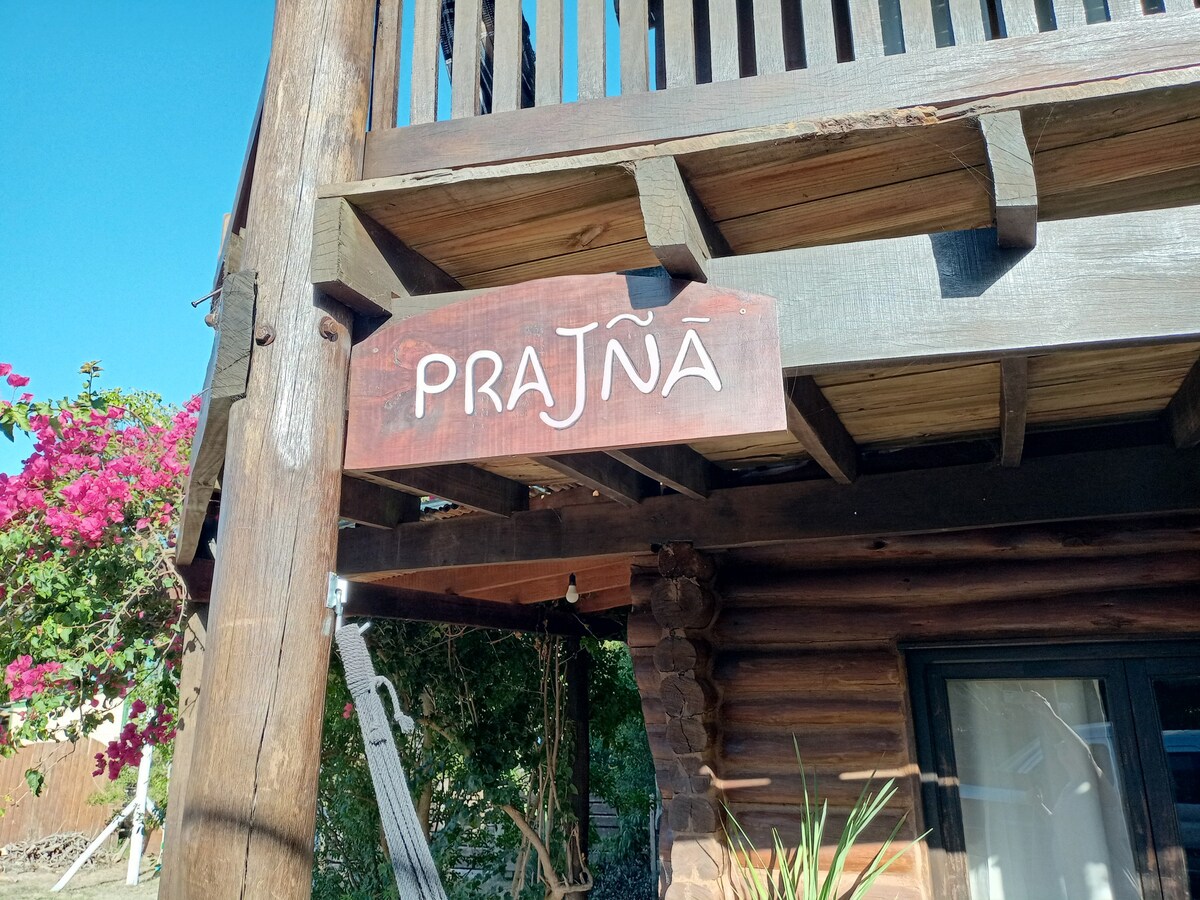 Prajña: cómoda cabaña de dos plantas.