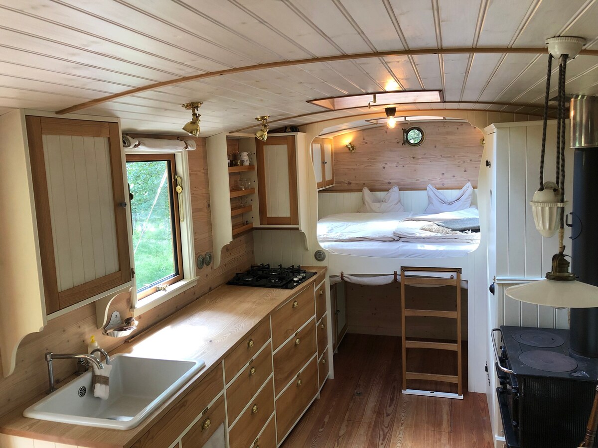 tiny house on wheels