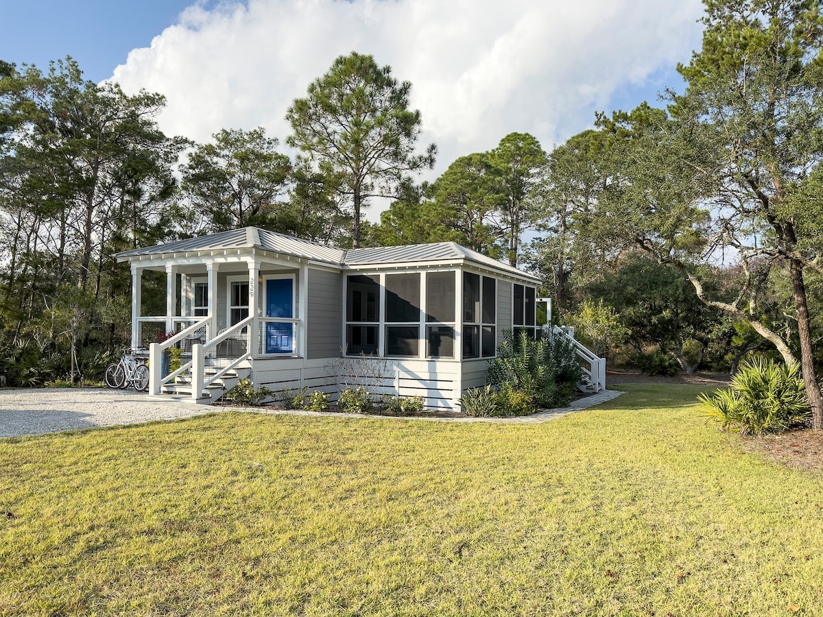 Florida Beach Cottage on Expansive Lot with Porch