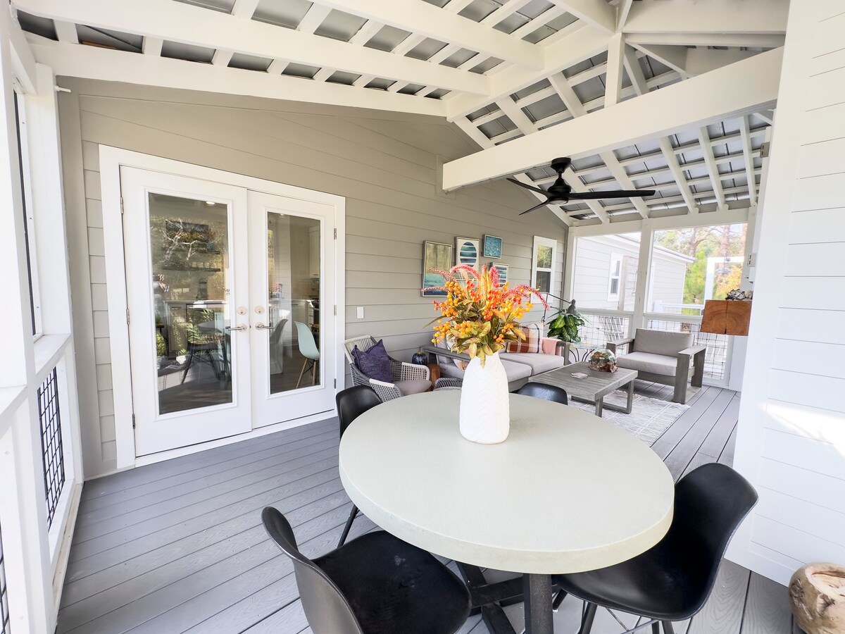 Florida Beach Cottage on Expansive Lot with Porch