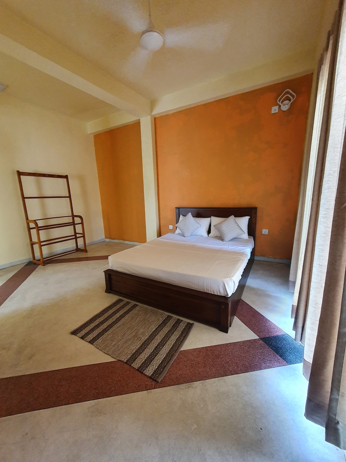 位于康堤（ Kandy ）市中心的快乐单卧室公寓