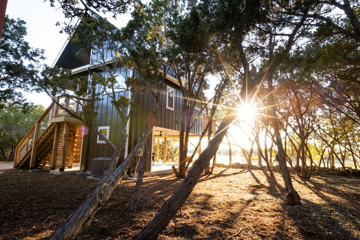 Hill Country Designer Lux Treehouse