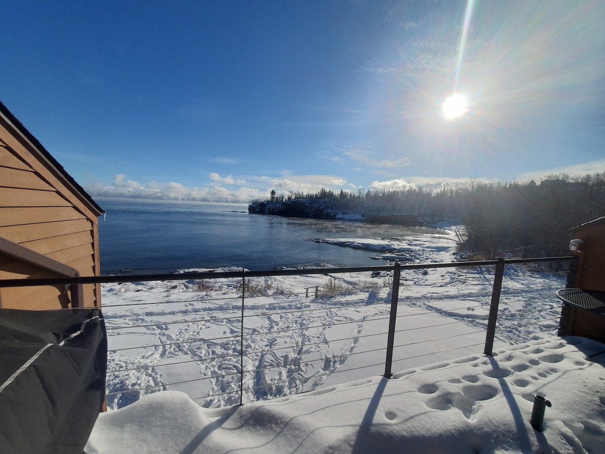 Entire Two Harbors Condo - Sleeps 8!