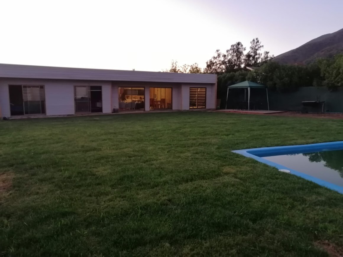 Casa en Olmué con piscina y tinaja sector Granizo.