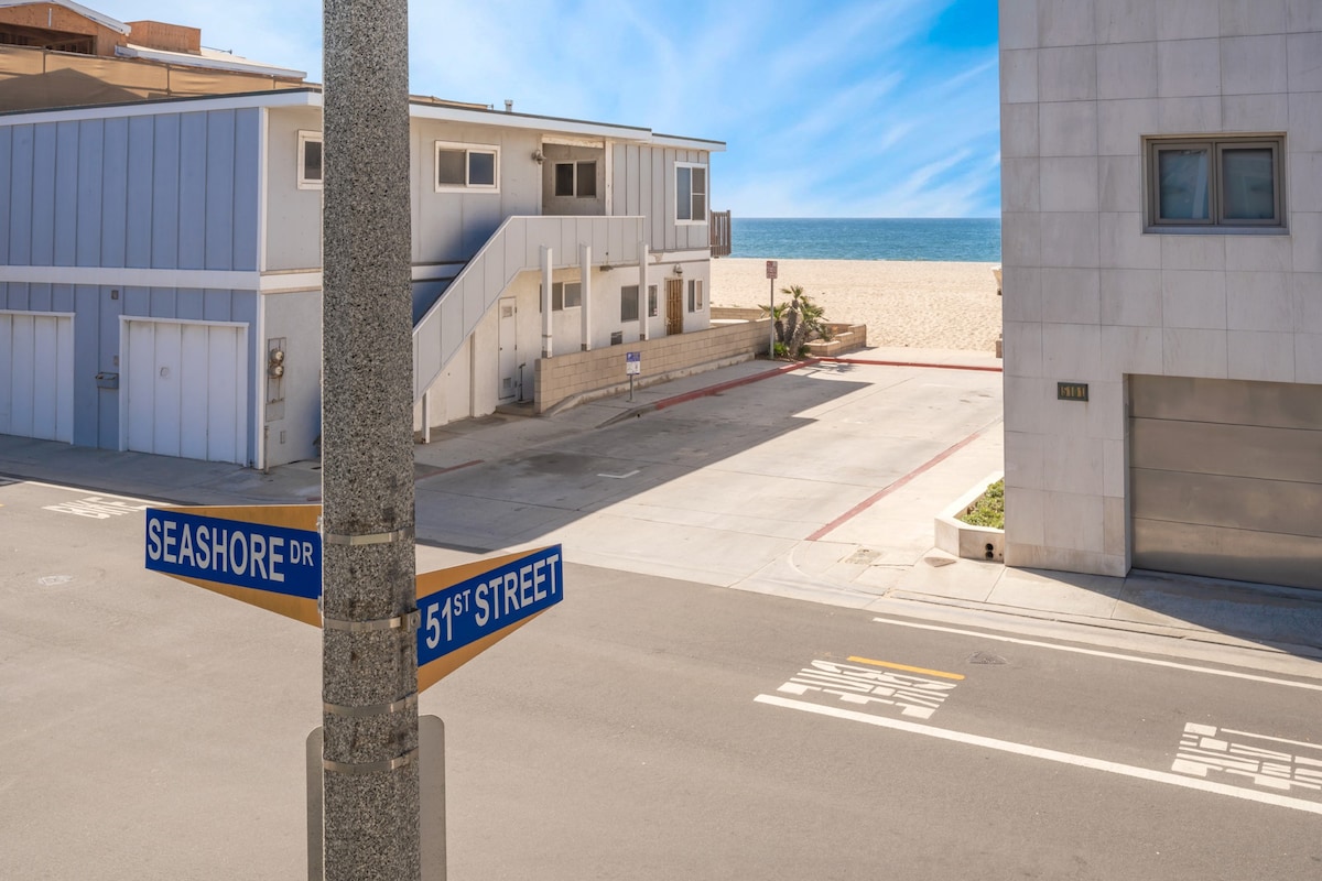 纽波特海滩（ Newport Beach ）距离沙滩仅几步之遥的4卧室房源