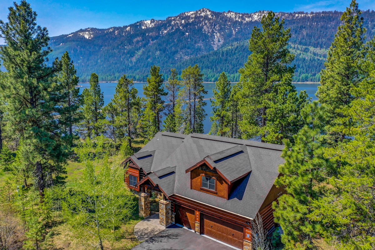 Majestic Mountain Lake Lodge