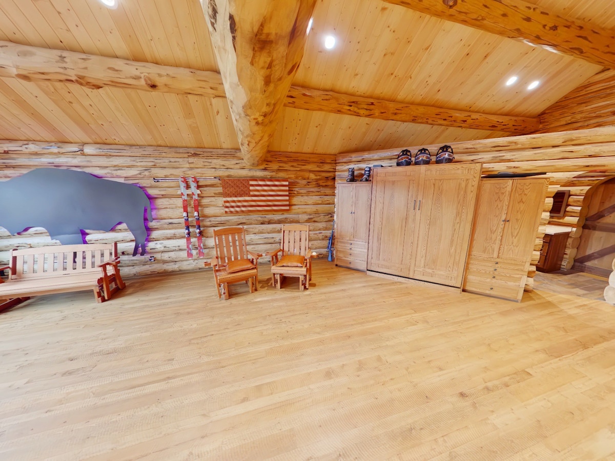 Star Valley Rancher Log Cabin ，带超棒游戏室