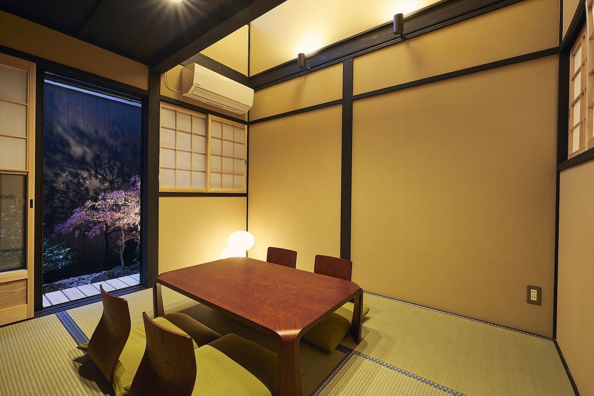 感受窗帘尽头的呼吸。房源位于双町神社（ Shinsengumi ）的神圣之地。