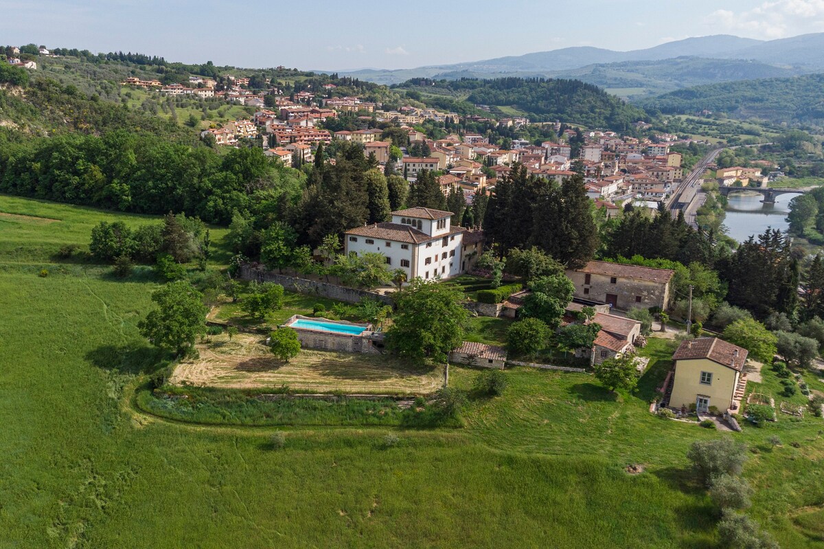 Villa Poggio Cherici - With pool near Florence