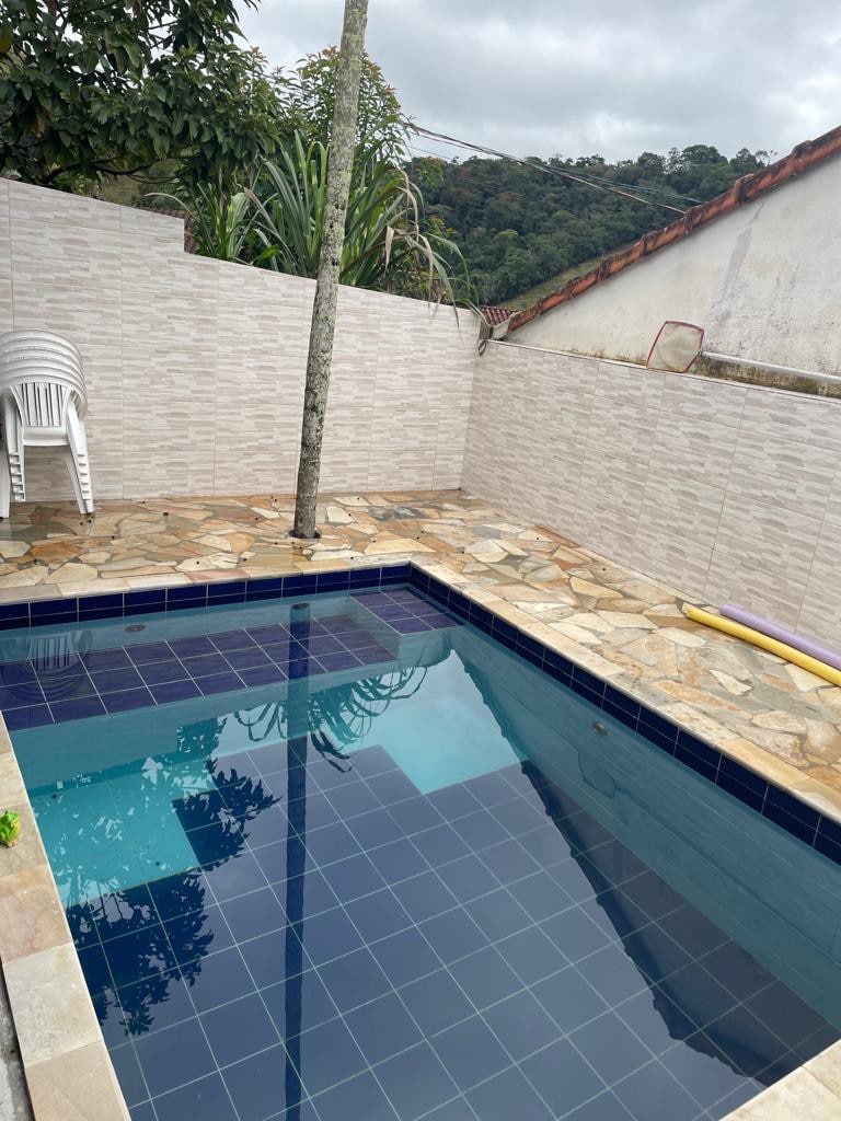 Casa térrea completa com piscina e ar condicionado