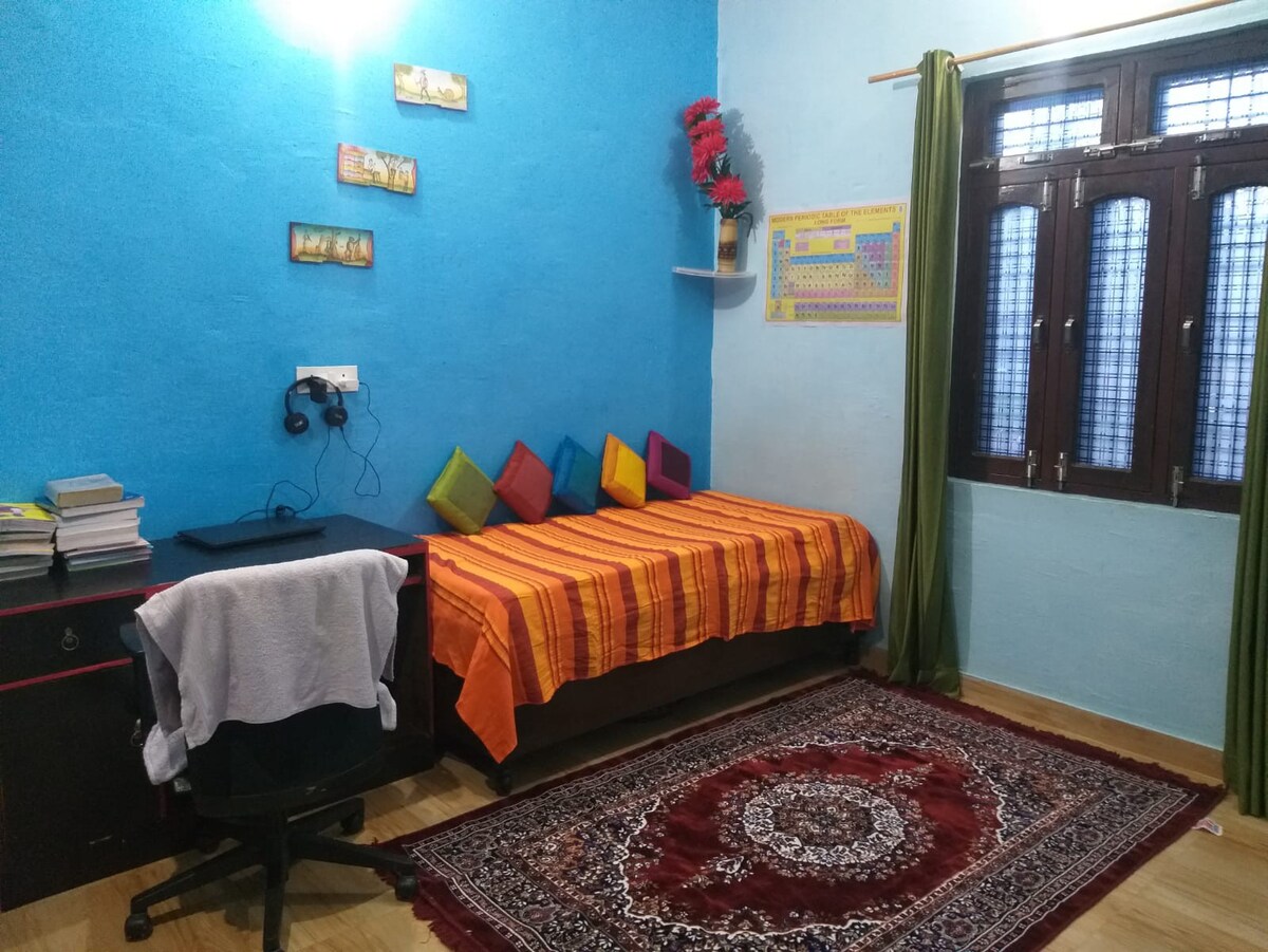 Khulbey Homestay with Bed & Breakfast