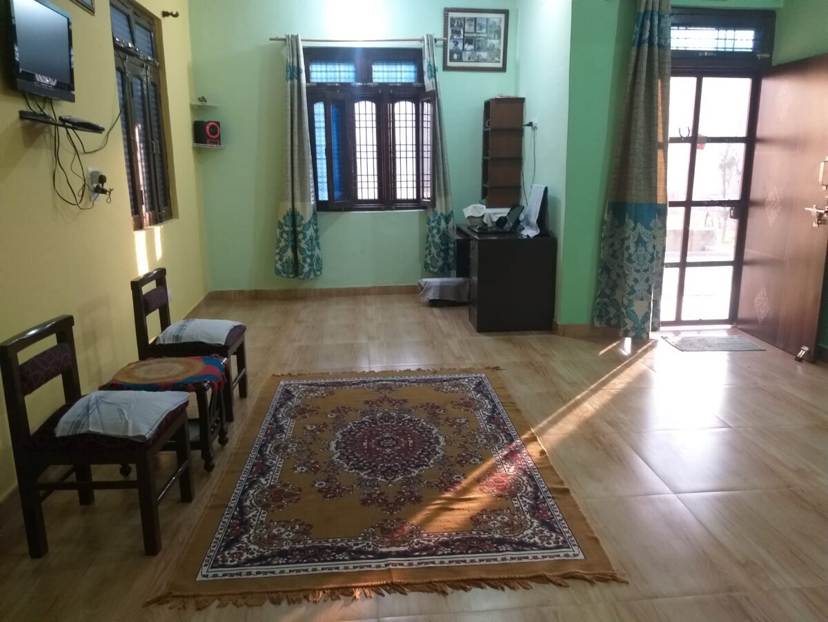 Khulbey Homestay with Bed & Breakfast