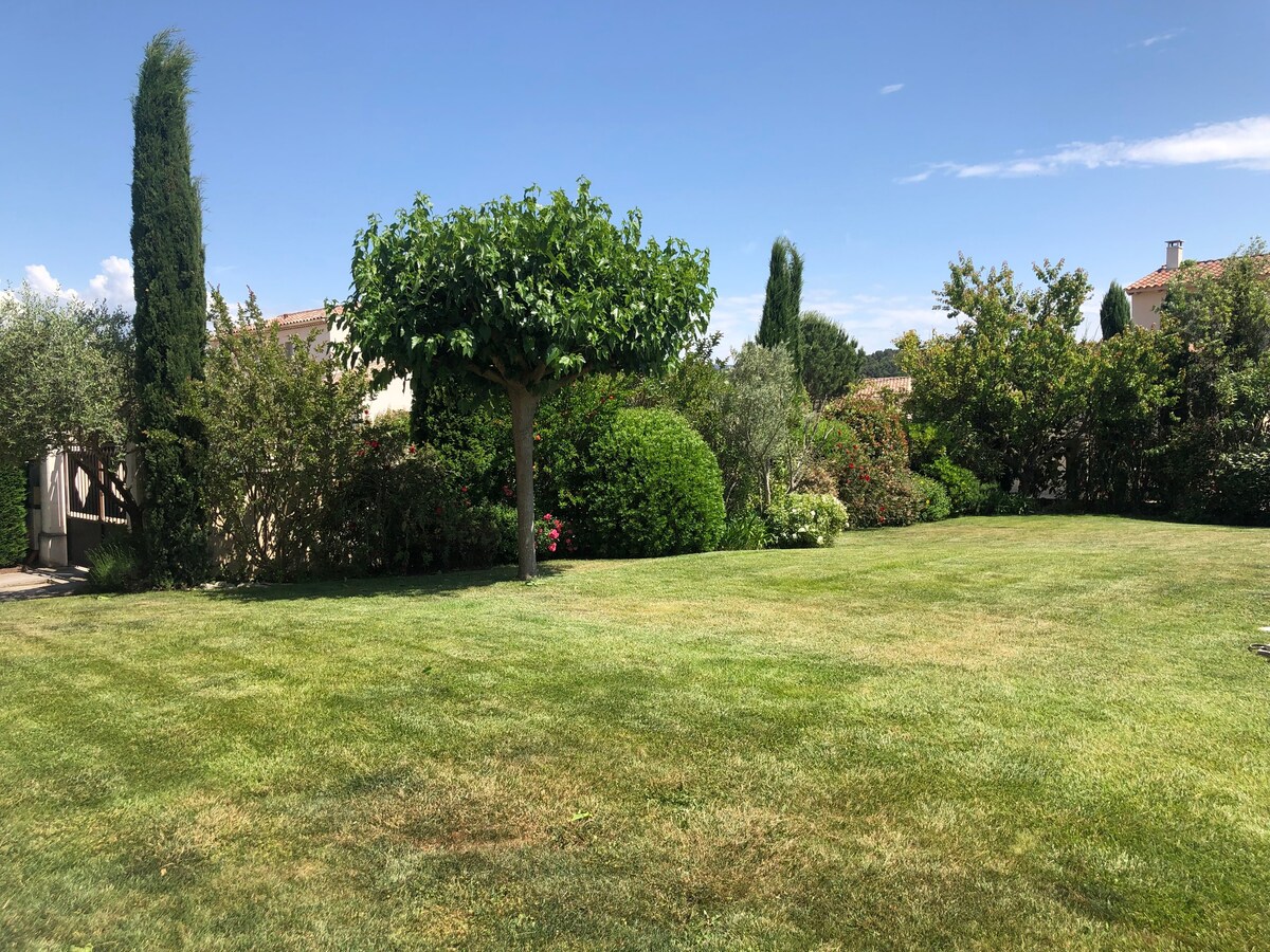 Villa avec piscine à deux pas du Mont Ventoux