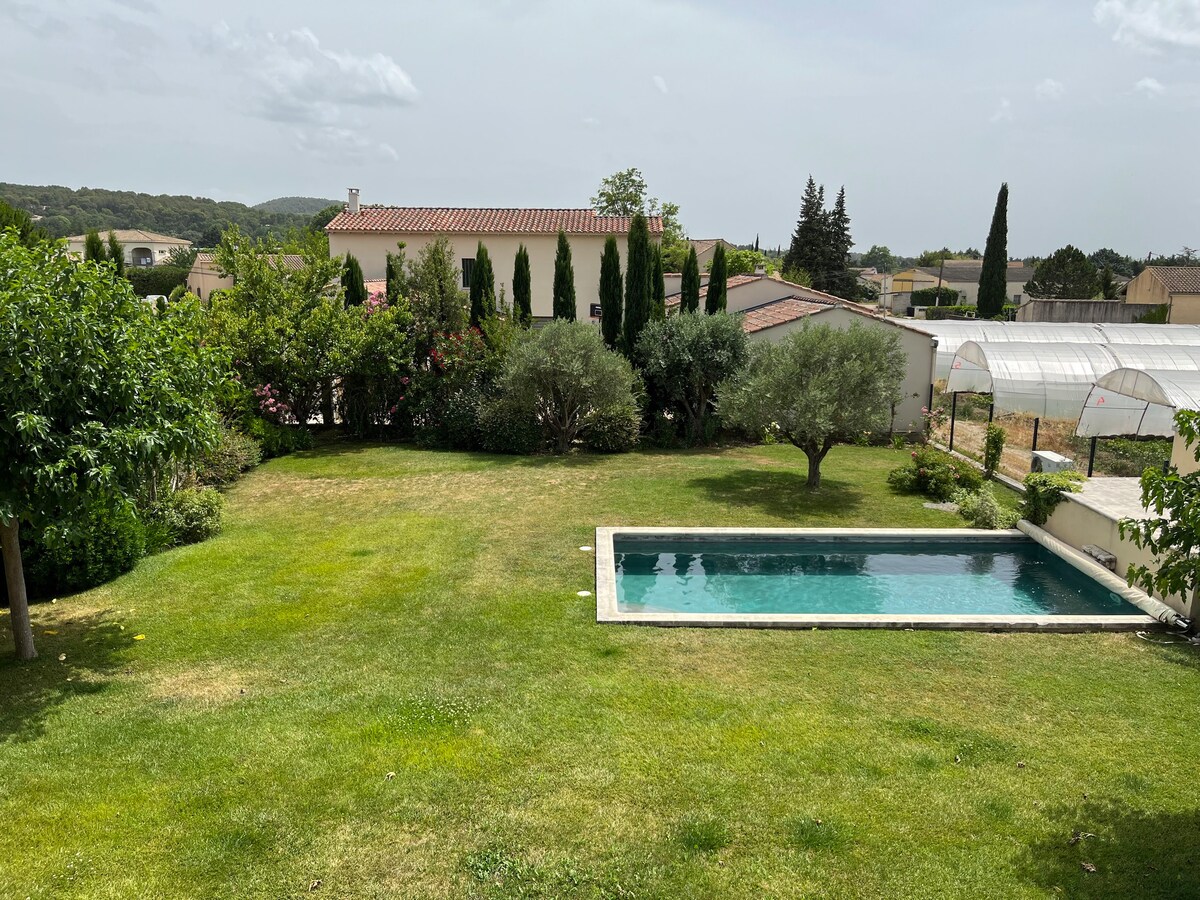 Villa avec piscine à deux pas du Mont Ventoux