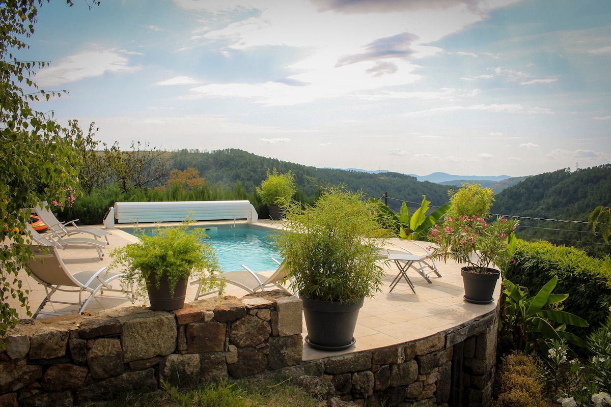 Maison de vacance avec piscine privée au calme