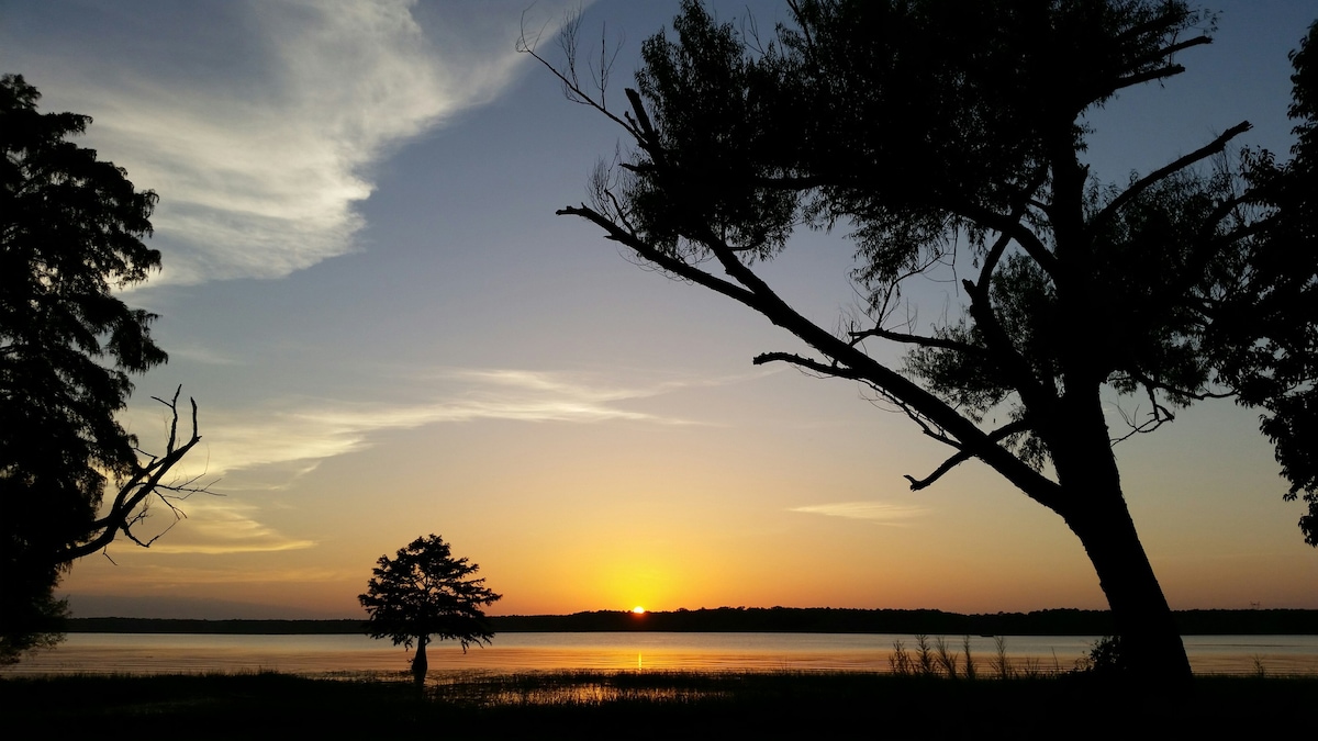 Waterfront Lake Home - Sunset Cove on Sam Rayburn