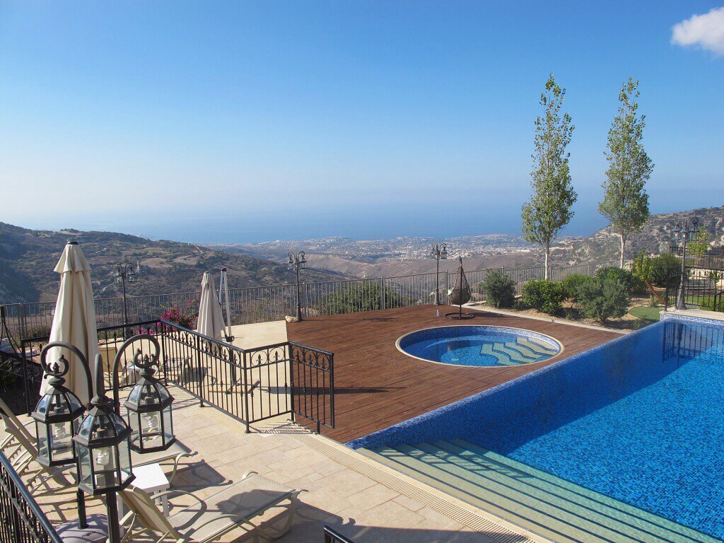 Villa Falcons View ，由Cyprus-Villa-Retreats.com提供