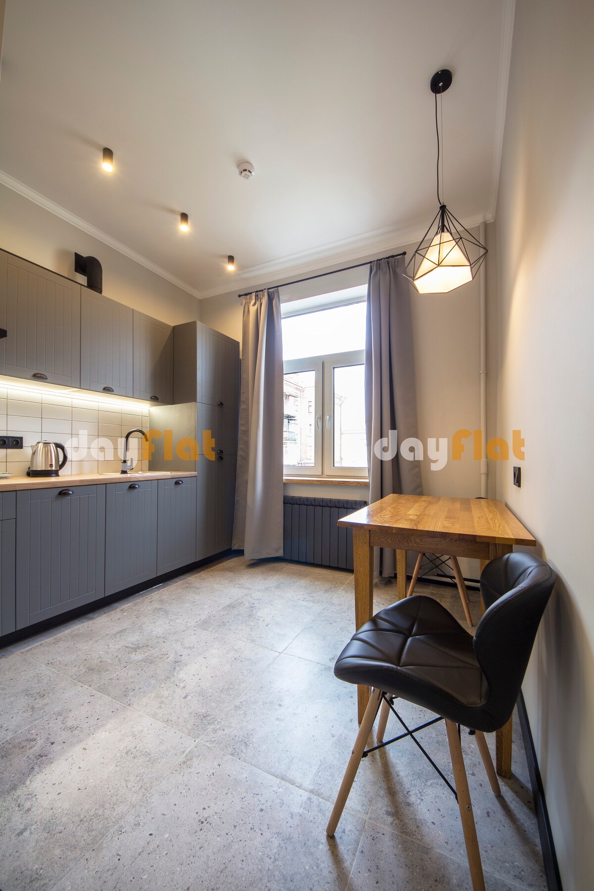 Apartment near Khreschatyk - Prorizna 10 (id 2092)