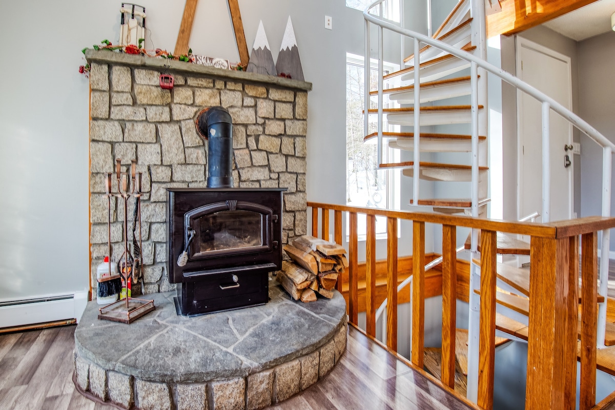 White Mountain Retreat+Game Room+HotTub+Fireplace