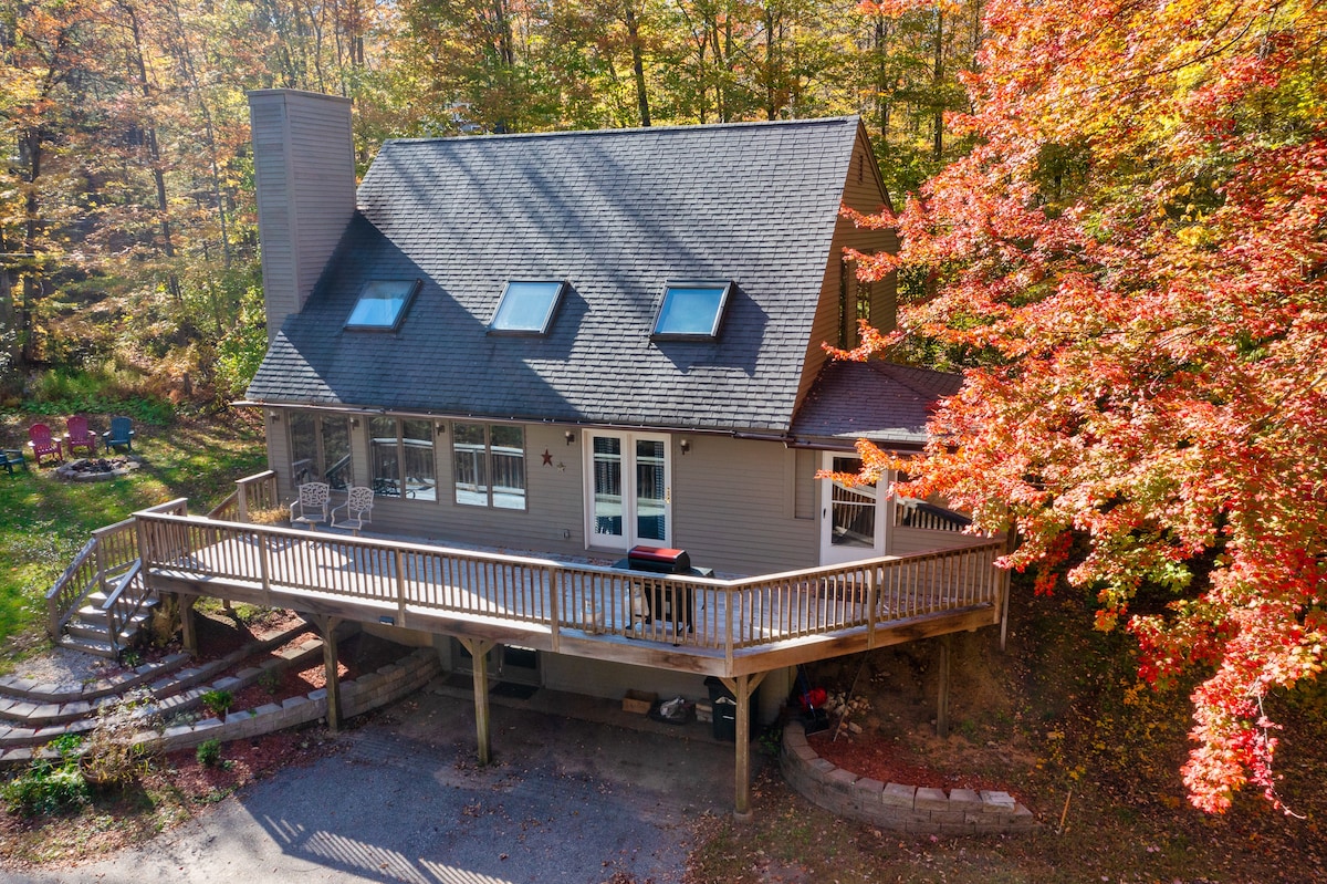 White Mountain Retreat+Game Room+HotTub+Fireplace