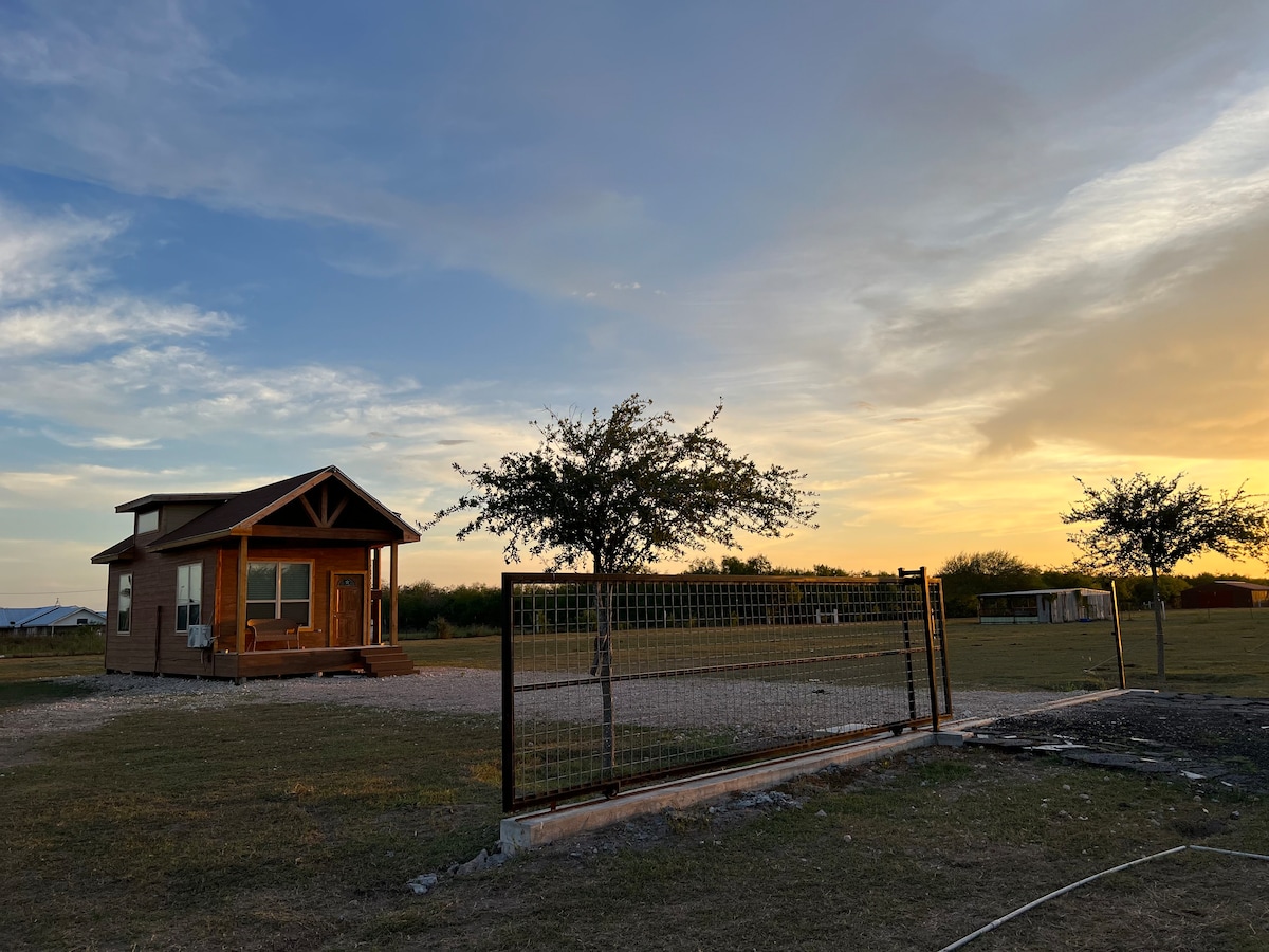 美丽的Bird Nest ！ Ranch Cabin