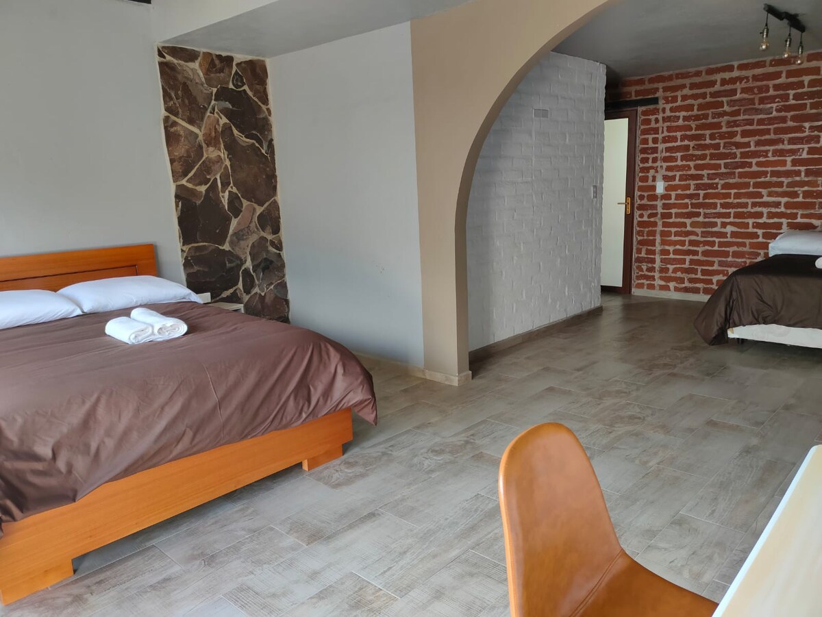 Tungurahua Room "La Quinta Mansion"