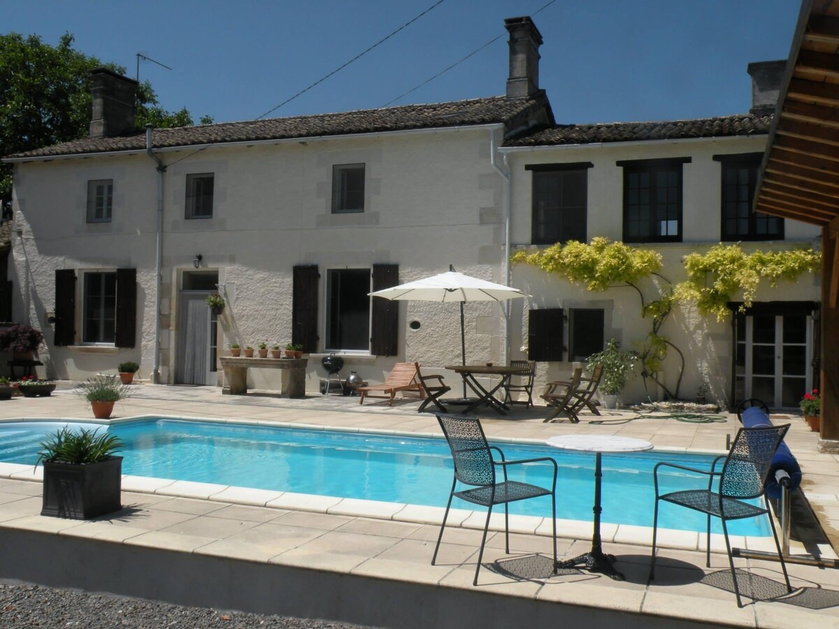 Traditional French farmhouse with private pool