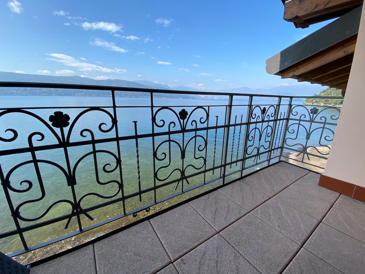 Villa Ottolini directly on the lake