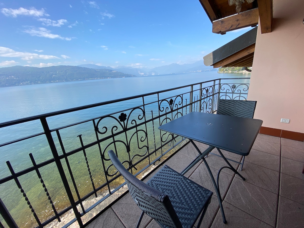 Villa Ottolini directly on the lake