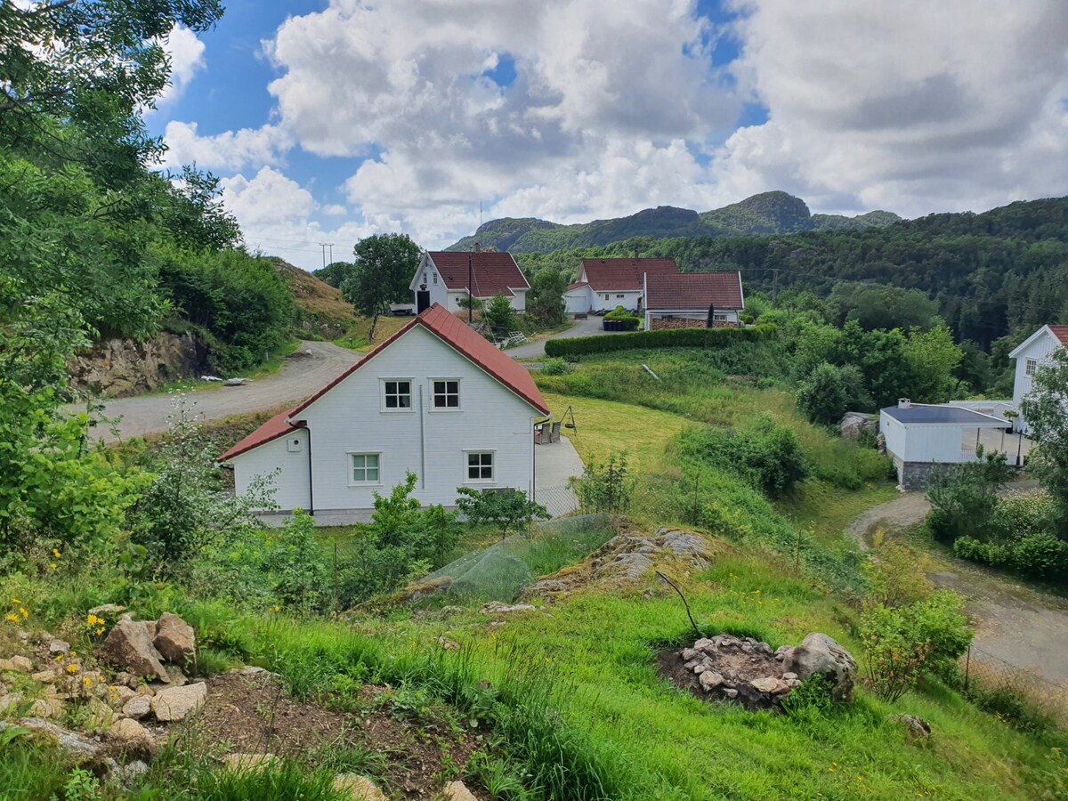 Moderne hus med 5 soverom og 2 bad i Rasvåg