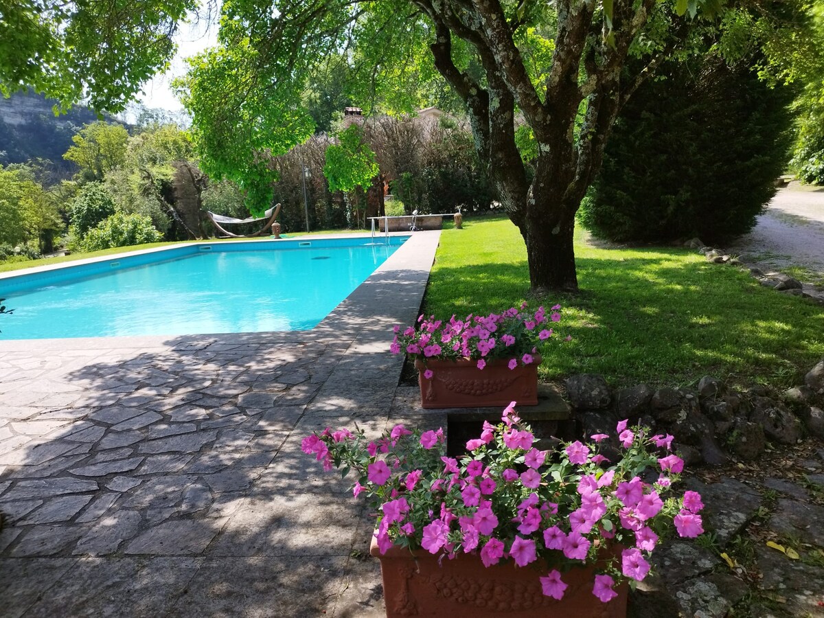 Casale Molajoni  con piscina  Viterbo   Bagnoregio