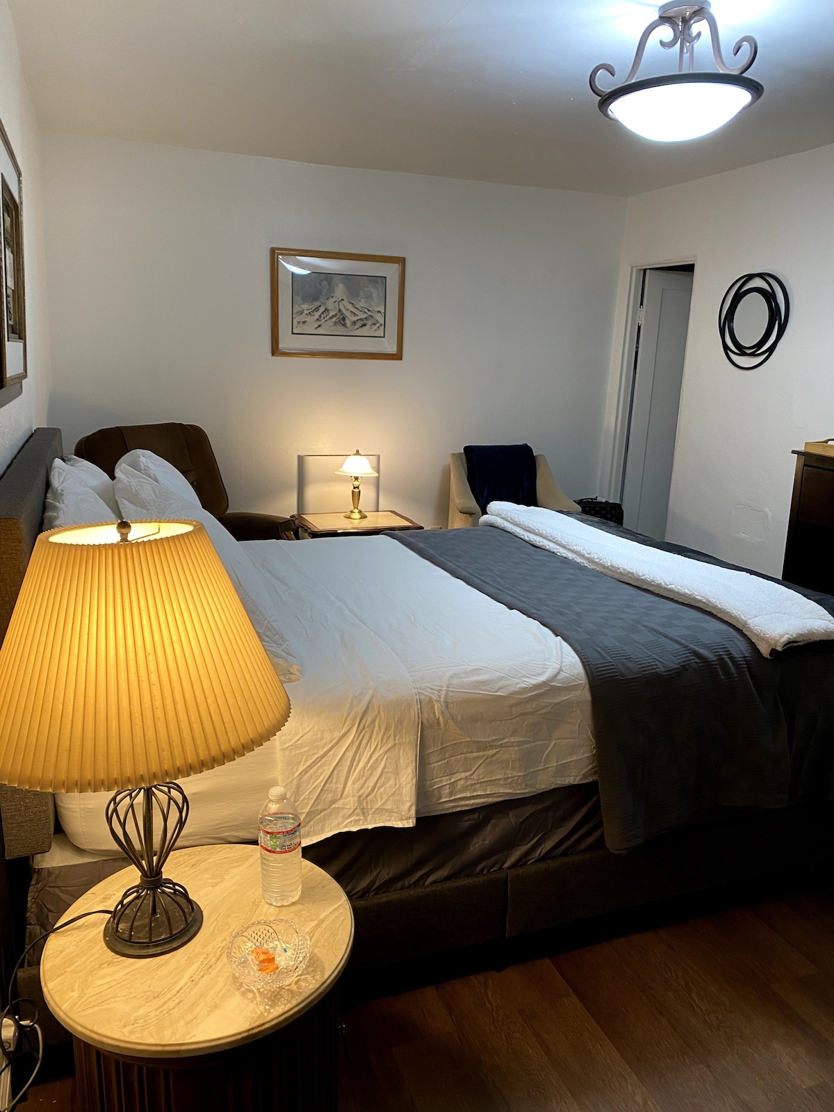 2B/2B Renovated adjoining rooms suite (#4 & #5)