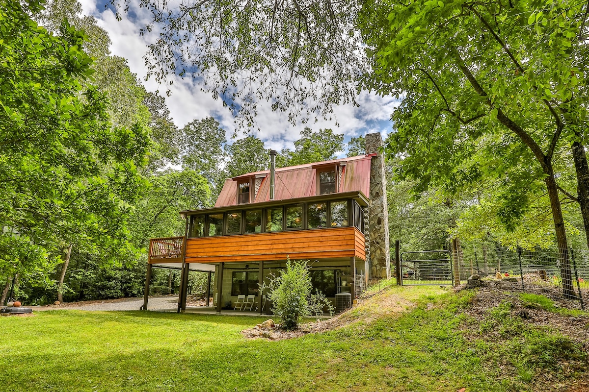 True cabin, river access, dogs, remote on 8.5 acre