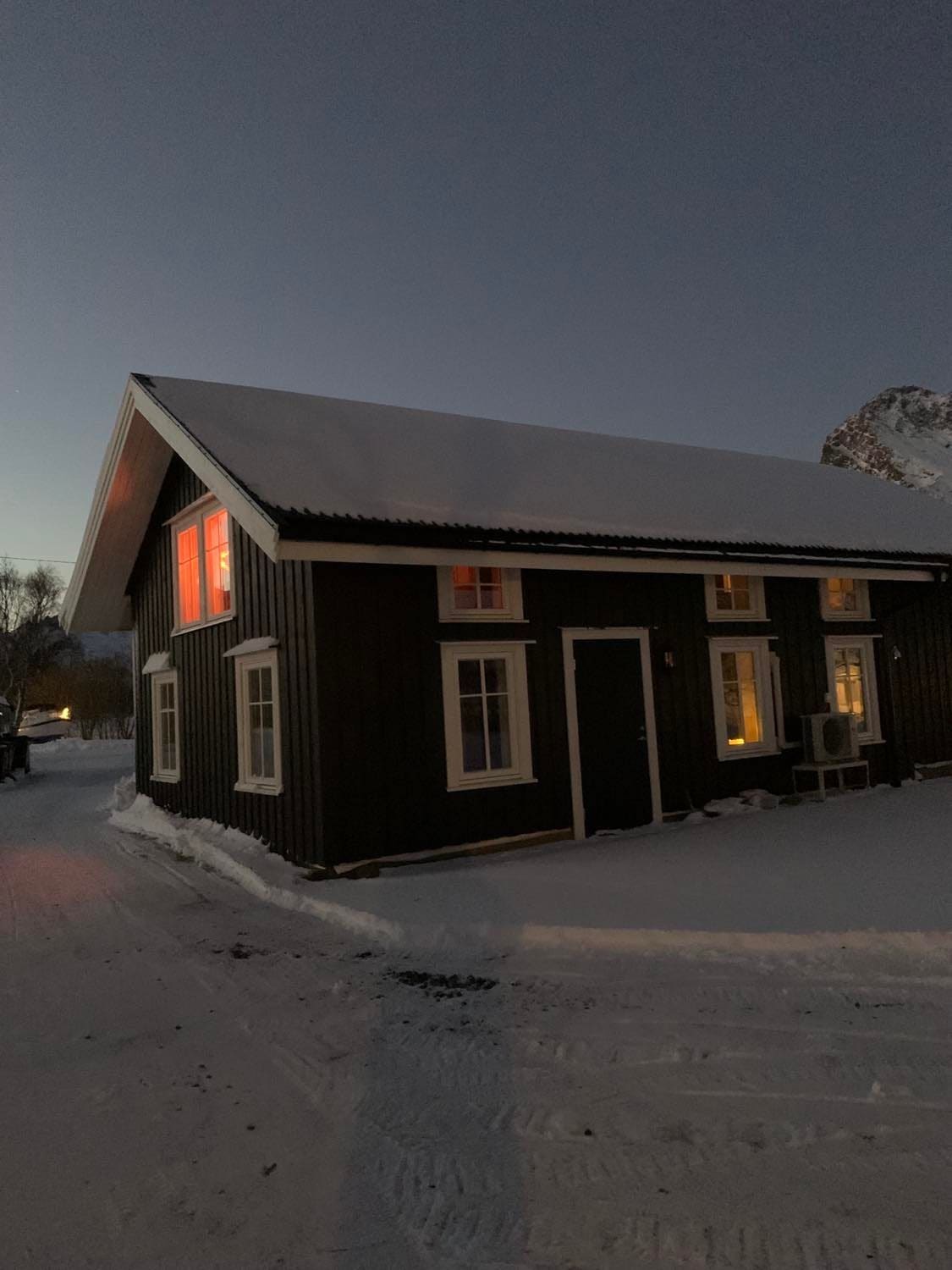 Lofoten feriehus "Fjøsen»