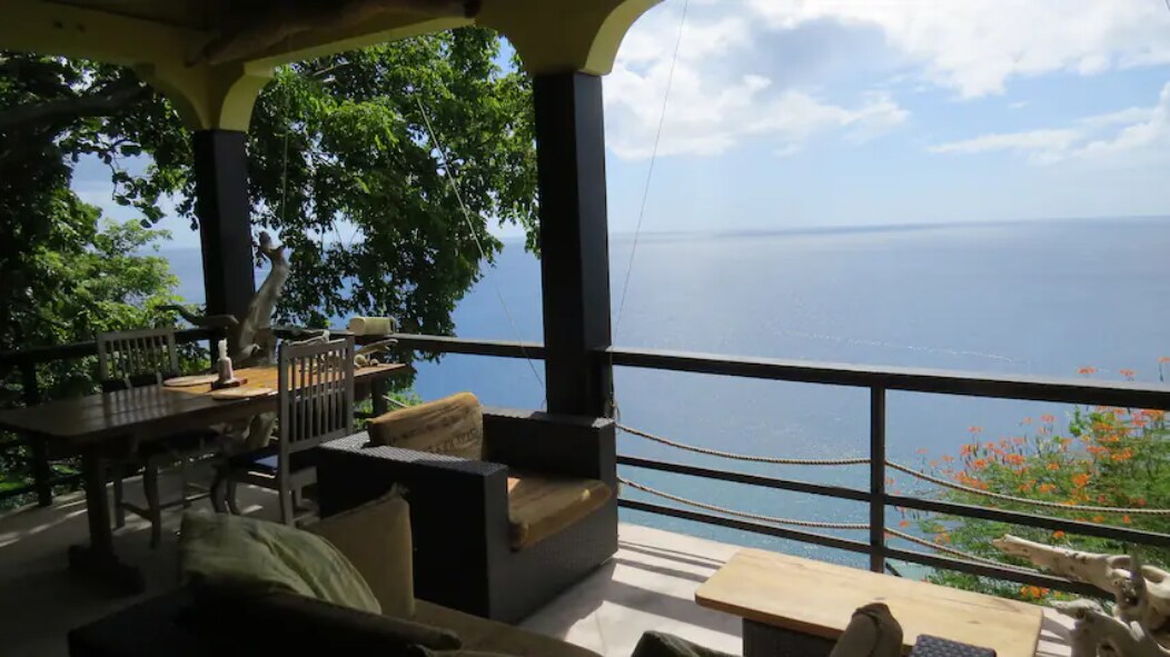 Entire Two Story Treehouse - Treehouse Marigot Bay