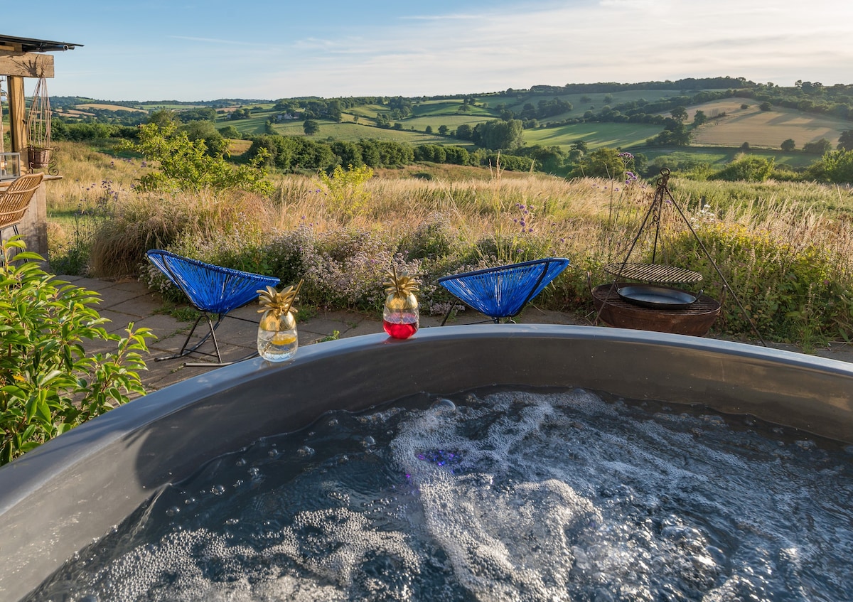 Romantic Cottage 1 bed Hot Tub Rolling Hills Bath