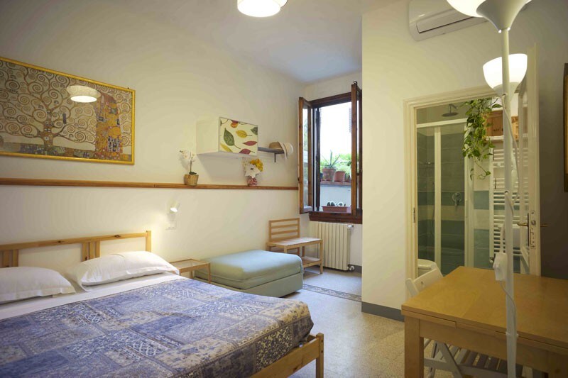 Room in Bed and Breakfast with garden (Quercia)