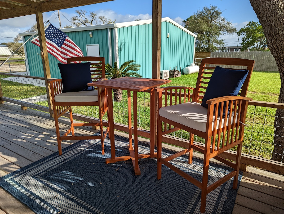 Copano Hideaway: Spacious 3BR w/ Large Fenced Yard