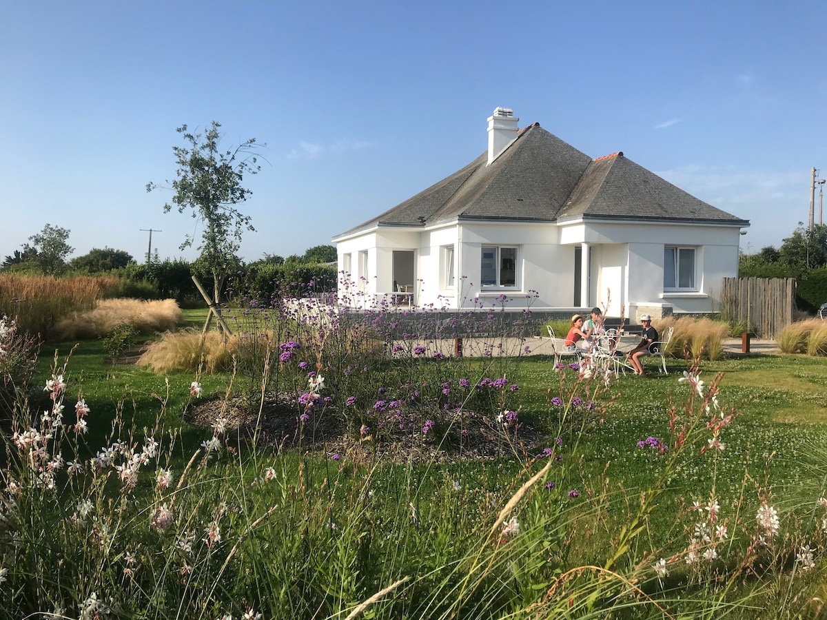 Maison au calme, grand jardin proche de la mer