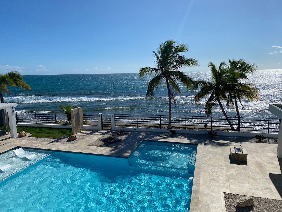 Oceanfront home, stunning pool, breathtaking views