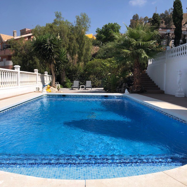 太阳海岸别墅（ Villa Costa del Sol ） -大型游泳池和海景