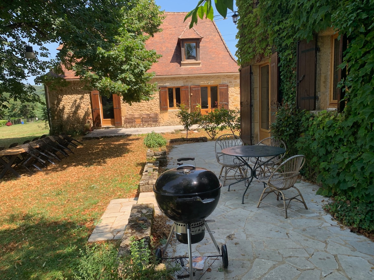 Domaine spacieux avec parc arboré et vue Dordogne