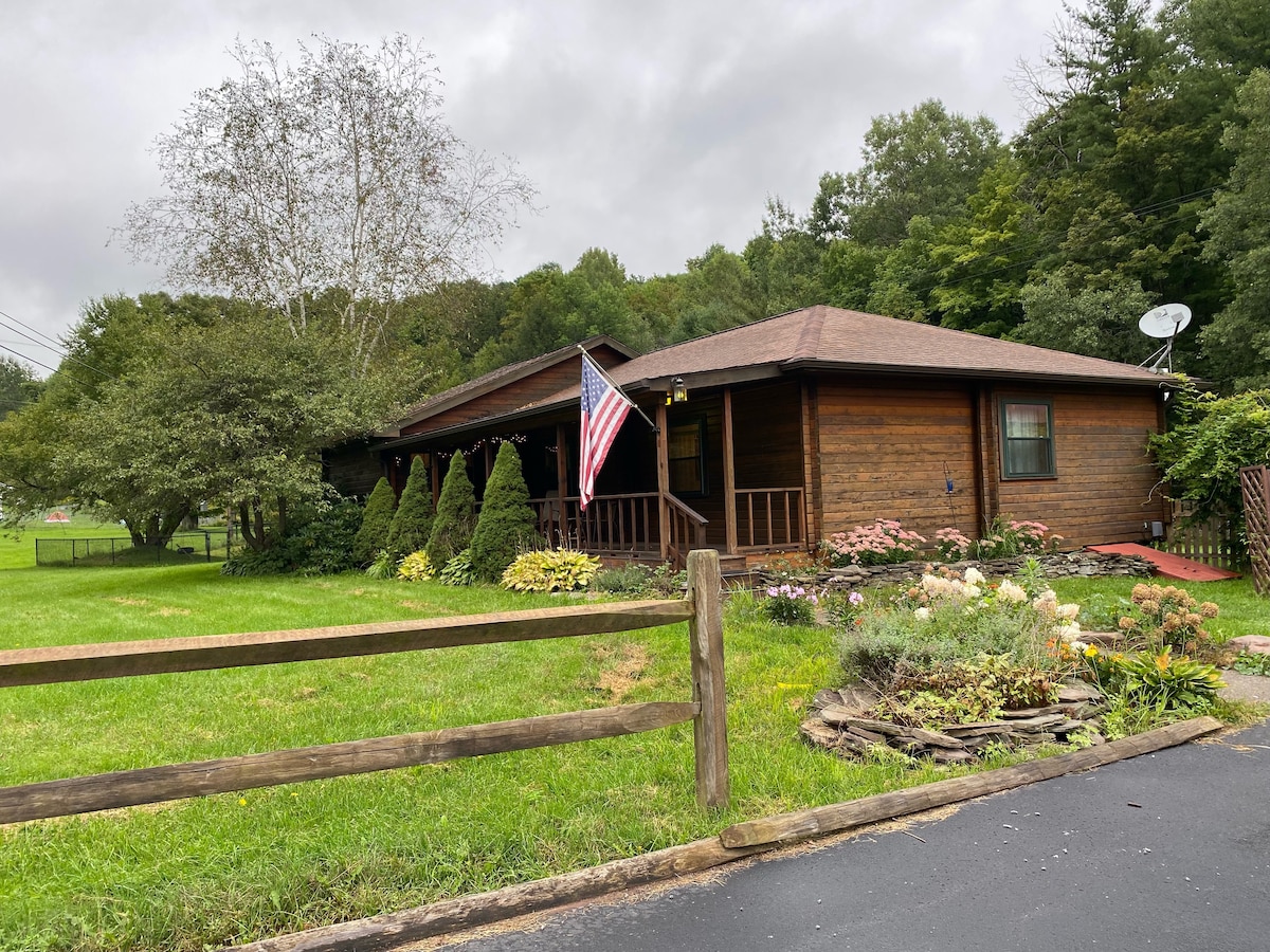 The Brown Bear Cabin and Little Bear Cottage